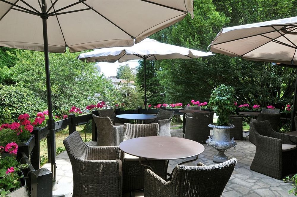 Logis Hotel - Restaurant Le Relais De Comodoliac Saint-Junien Exterior foto